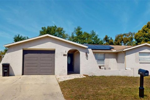 Casa en venta en Port Richey, Florida, 3 dormitorios, 144.56 m2 № 1740342 - foto 1
