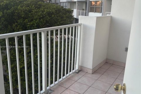 Купить кондоминиум в Майами, Флорида 1 спальня, 79.15м2, № 1970508 - фото 7