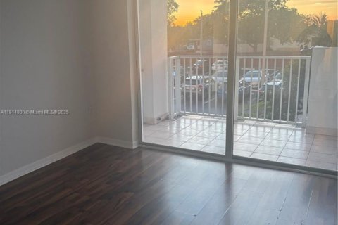 Купить кондоминиум в Майами, Флорида 1 спальня, 79.15м2, № 1970508 - фото 3