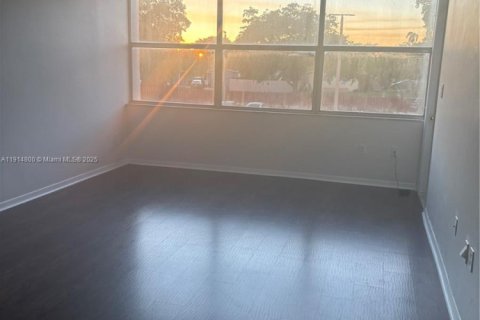 Купить кондоминиум в Майами, Флорида 1 спальня, 79.15м2, № 1970508 - фото 5