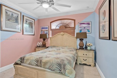Villa ou maison à vendre à Hialeah, Floride: 5 chambres, 265.24 m2 № 1949031 - photo 24