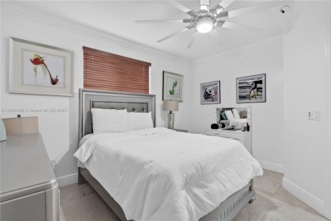 Villa ou maison à vendre à Hialeah, Floride: 5 chambres, 265.24 m2 № 1949031 - photo 18