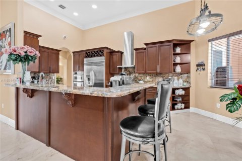 Villa ou maison à vendre à Hialeah, Floride: 5 chambres, 265.24 m2 № 1949031 - photo 10