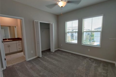 Townhouse in Wesley Chapel, Florida 3 bedrooms, 167.87 sq.m. № 2388249 - photo 15