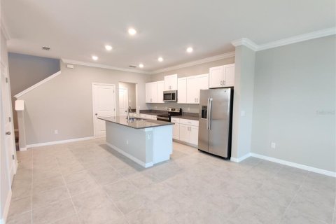 Townhouse in Wesley Chapel, Florida 3 bedrooms, 167.87 sq.m. № 2388249 - photo 4