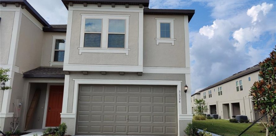 Townhouse in Wesley Chapel, Florida 3 bedrooms, 167.87 sq.m. № 2388249
