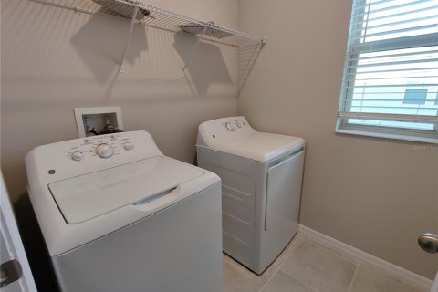 Townhouse in Wesley Chapel, Florida 3 bedrooms, 167.87 sq.m. № 2388249 - photo 23