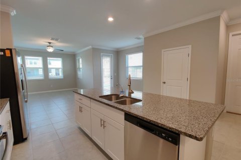 Townhouse in Wesley Chapel, Florida 3 bedrooms, 167.87 sq.m. № 2388249 - photo 7