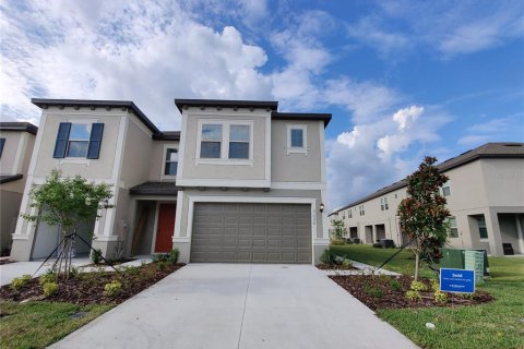 Townhouse in Wesley Chapel, Florida 3 bedrooms, 167.87 sq.m. № 2388249 - photo 2