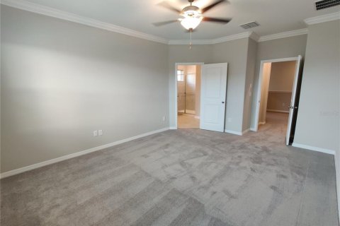 Townhouse in Wesley Chapel, Florida 3 bedrooms, 167.87 sq.m. № 2388249 - photo 14