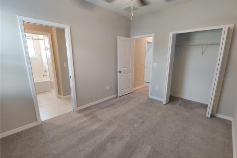 Townhouse in Wesley Chapel, Florida 3 bedrooms, 167.87 sq.m. № 2388249 - photo 18