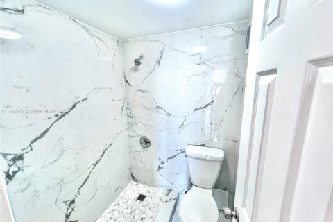 Condominio en venta en North Miami Beach, Florida, 1 dormitorio, 80.36 m2 № 1888912 - foto 14