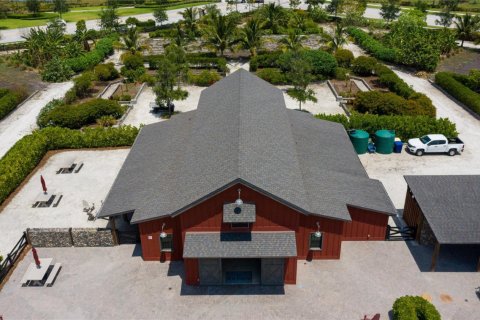 Villa ou maison à louer à Loxahatchee Groves, Floride: 3 chambres, 244.43 m2 № 1207632 - photo 1