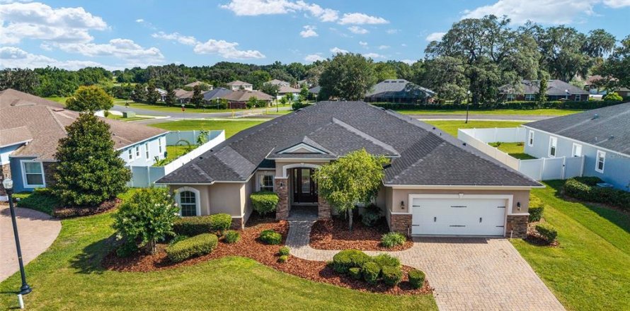 Villa ou maison à Ocala, Floride 5 chambres, 285.4 m2 № 2147543