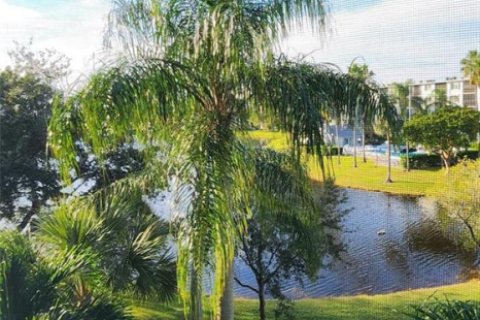 Condo à Pompano Beach, Floride, 2 chambres  № 2354099