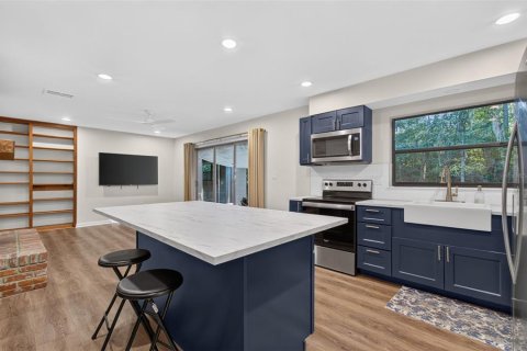 House in Gainesville, Florida 4 bedrooms, 194.91 sq.m. № 2431938 - photo 12