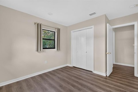 House in Gainesville, Florida 4 bedrooms, 194.91 sq.m. № 2431938 - photo 25