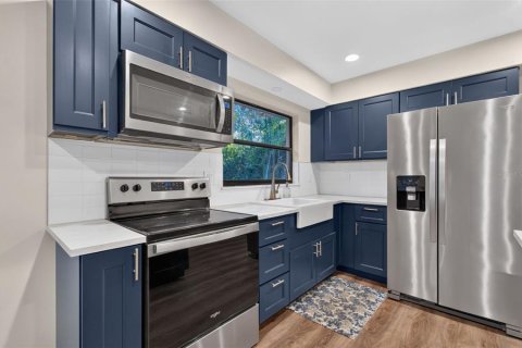 House in Gainesville, Florida 4 bedrooms, 194.91 sq.m. № 2431938 - photo 15