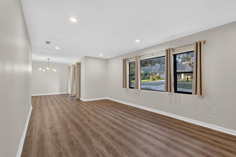 House in Gainesville, Florida 4 bedrooms, 194.91 sq.m. № 2431938 - photo 5