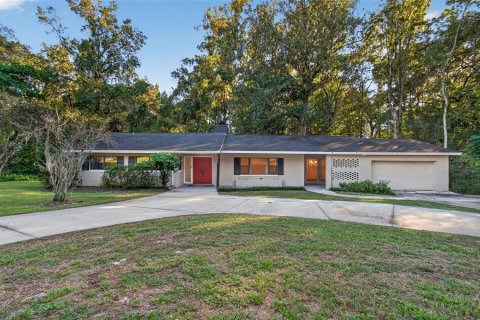 House in Gainesville, Florida 4 bedrooms, 194.91 sq.m. № 2431938 - photo 2