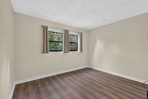 House in Gainesville, Florida 4 bedrooms, 194.91 sq.m. № 2431938 - photo 28