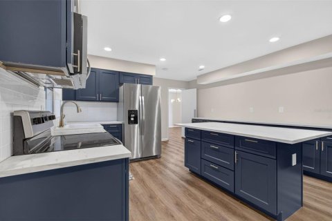House in Gainesville, Florida 4 bedrooms, 194.91 sq.m. № 2431938 - photo 14