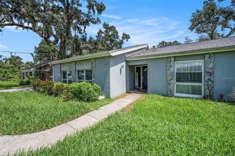House in Seffner, Florida 3 bedrooms, 201.23 sq.m. № 1901931 - photo 2