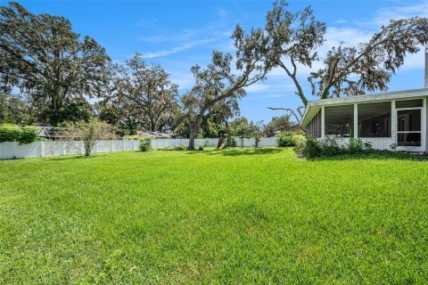 House in Seffner, Florida 3 bedrooms, 201.23 sq.m. № 1901931 - photo 17