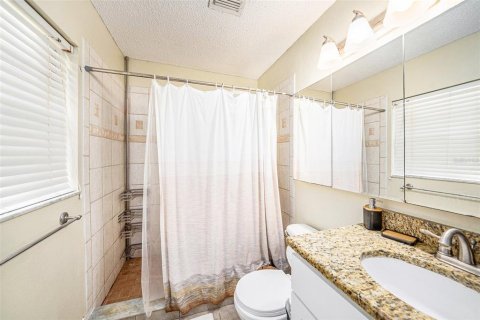 House in Seffner, Florida 3 bedrooms, 201.23 sq.m. № 1901931 - photo 13