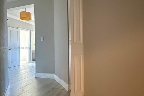 Appartement à louer à Miami Beach, Floride: 1 chambre, 1715.63 m2 № 1996239 - photo 7