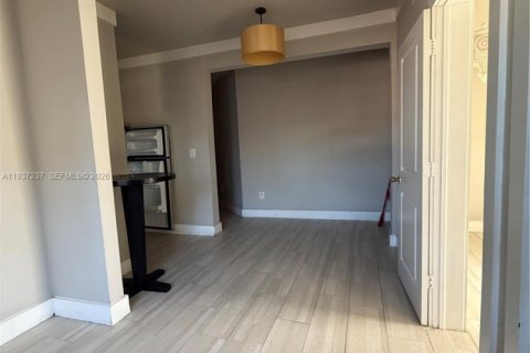 Appartement à louer à Miami Beach, Floride: 1 chambre, 1715.63 m2 № 1996239 - photo 6