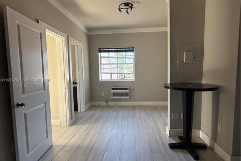 Appartement à louer à Miami Beach, Floride: 1 chambre, 1715.63 m2 № 1996239 - photo 8