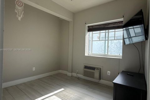 Appartement à louer à Miami Beach, Floride: 1 chambre, 1715.63 m2 № 1996239 - photo 9