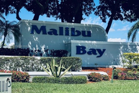 Снять в аренду таунхаус в Пемброк-Пайнс, Флорида 2 спальни, 126.44м2, № 2043476 - фото 16