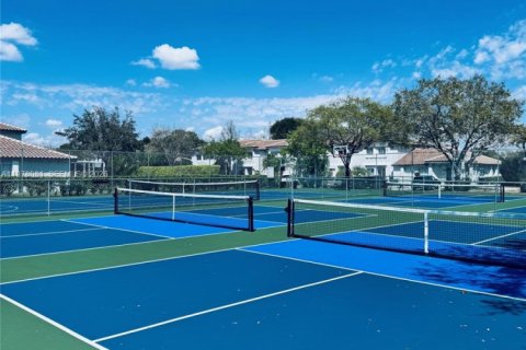 Снять в аренду таунхаус в Пемброк-Пайнс, Флорида 2 спальни, 126.44м2, № 2043476 - фото 15