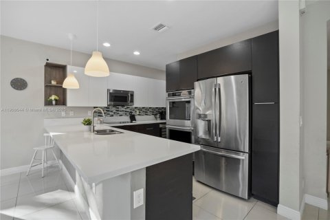 Villa ou maison à vendre à Doral, Floride: 5 chambres, 277.96 m2 № 1966639 - photo 17