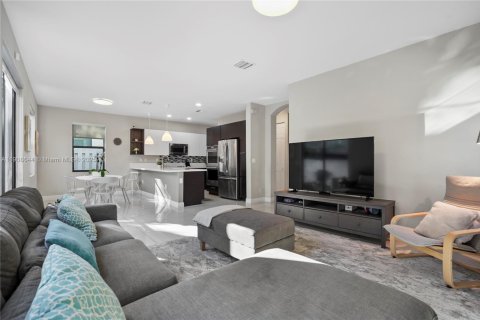 Villa ou maison à vendre à Doral, Floride: 5 chambres, 277.96 m2 № 1966639 - photo 13