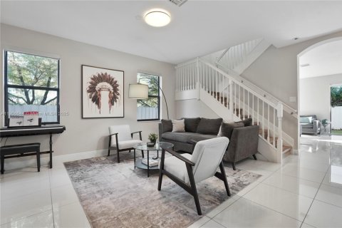 Villa ou maison à vendre à Doral, Floride: 5 chambres, 277.96 m2 № 1966639 - photo 8