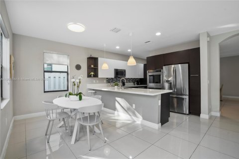 Villa ou maison à vendre à Doral, Floride: 5 chambres, 277.96 m2 № 1966639 - photo 20