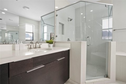 Villa ou maison à vendre à Doral, Floride: 5 chambres, 277.96 m2 № 1966639 - photo 28