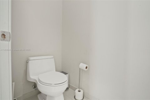 Villa ou maison à vendre à Doral, Floride: 5 chambres, 277.96 m2 № 1966639 - photo 29