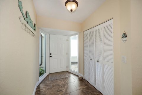 House in Punta Gorda, Florida 3 bedrooms, 239.87 sq.m. № 1907571 - photo 12