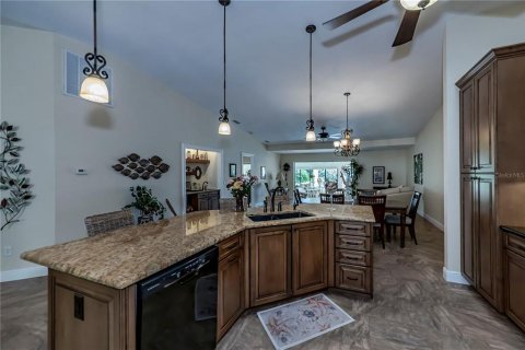 House in Punta Gorda, Florida 3 bedrooms, 239.87 sq.m. № 1907571 - photo 18
