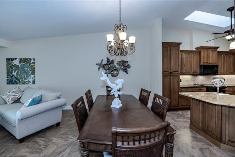 House in Punta Gorda, Florida 3 bedrooms, 239.87 sq.m. № 1907571 - photo 15