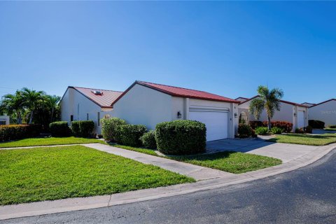 House in Punta Gorda, Florida 3 bedrooms, 239.87 sq.m. № 1907571 - photo 7