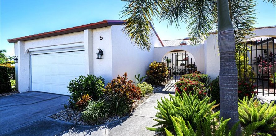 Villa ou maison à Punta Gorda, Floride 3 chambres, 239.87 m2 № 1907571