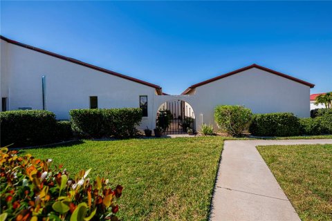 House in Punta Gorda, Florida 3 bedrooms, 239.87 sq.m. № 1907571 - photo 6