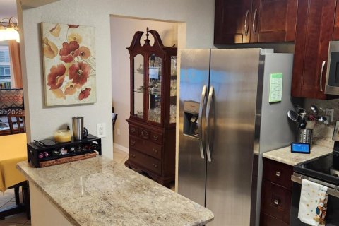 Condo in Sunrise, Florida, 2 bedrooms  № 1957545 - photo 3
