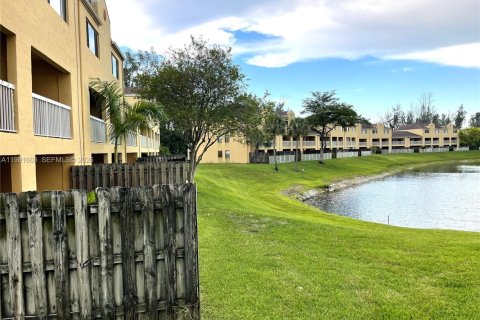 Condo in Fort Lauderdale, Florida, 2 bedrooms  № 2042971 - photo 21