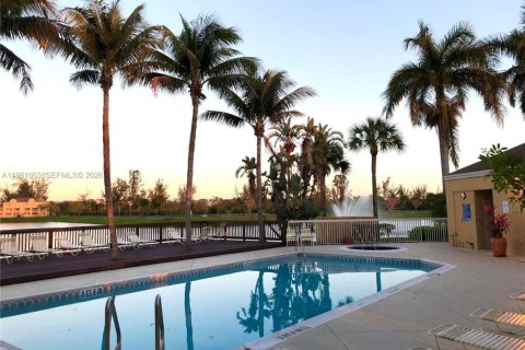 Condo in Fort Lauderdale, Florida, 2 bedrooms  № 2042971 - photo 28